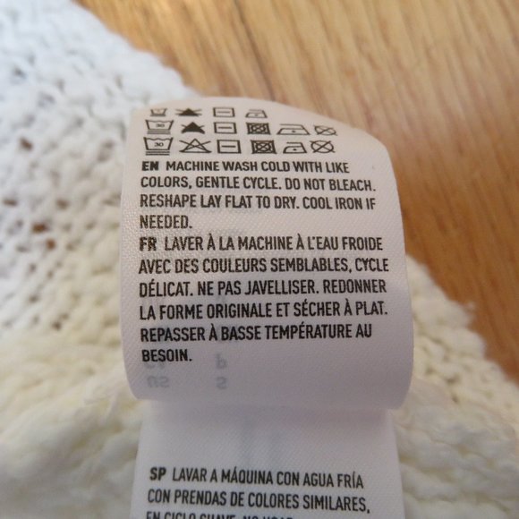 CLEARANCE NWT American Eagle Cream split open back sweater tank size S - Picture 6 of 9